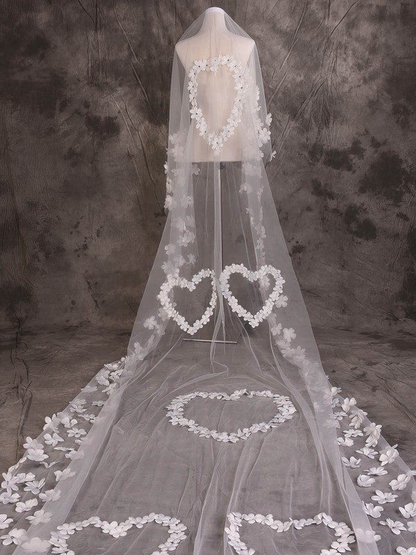 One-tier Ivory Cathedral Bridal Veils with Rhinestones/Satin Flower #LDB03010079